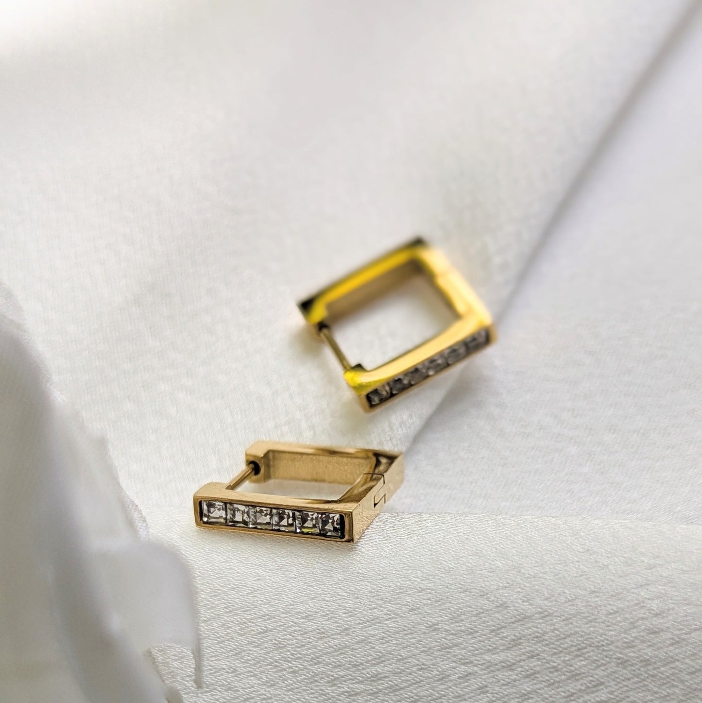 Elegant square earings