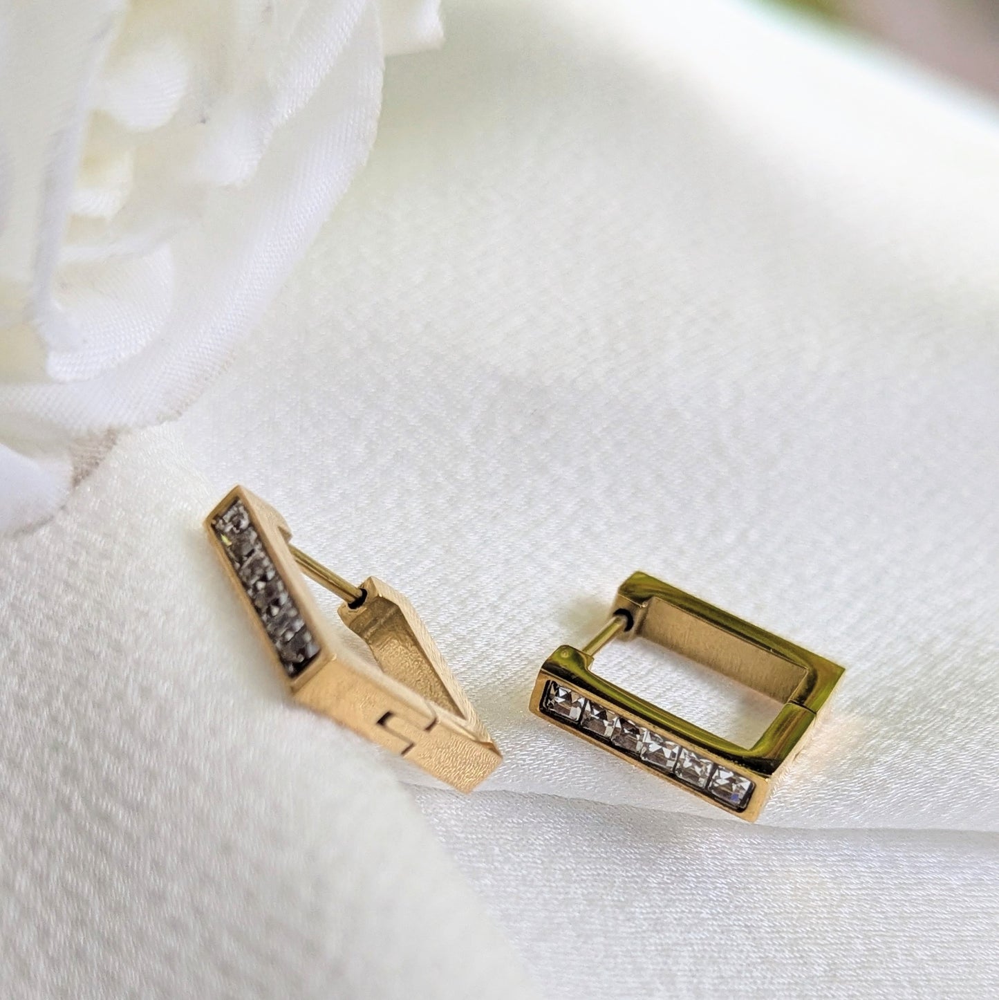 Elegant square earings